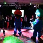 SDCC 2013 - Nintendo Lounge Mario Luigi Just Dance 2014