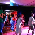 SDCC 2013 - Nintendo Lounge Mario Luigi Just Dance 2014 - 2