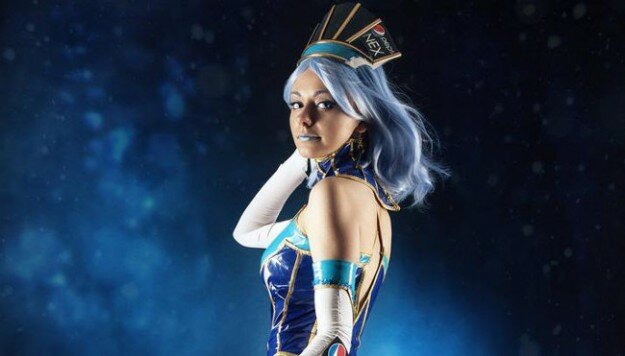 blue-rose-cosplay-featured