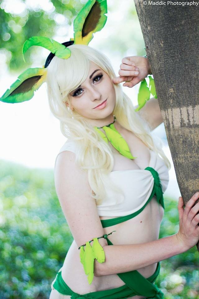 leafeon-cosplay-3