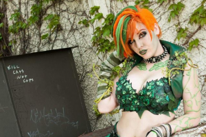 punk-poison-ivy-cosplay-featured
